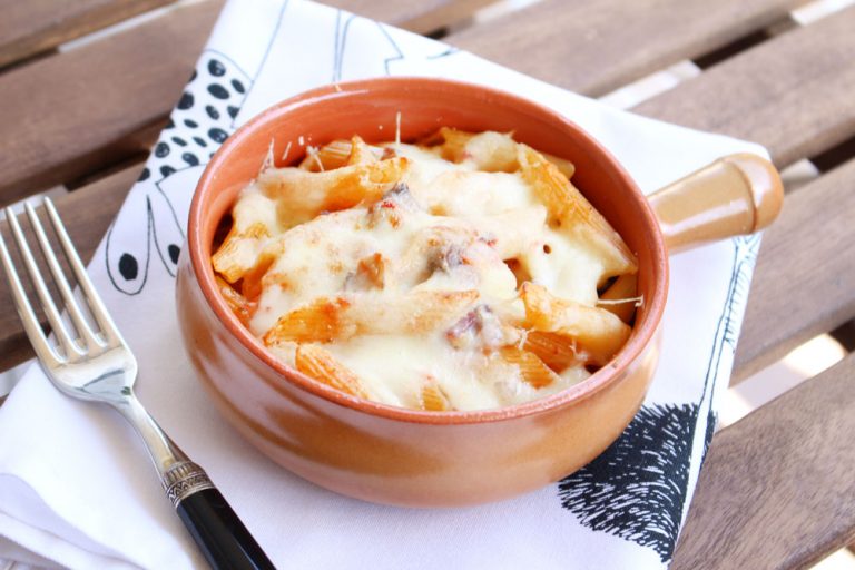 Penne al forno sau paste la cuptor