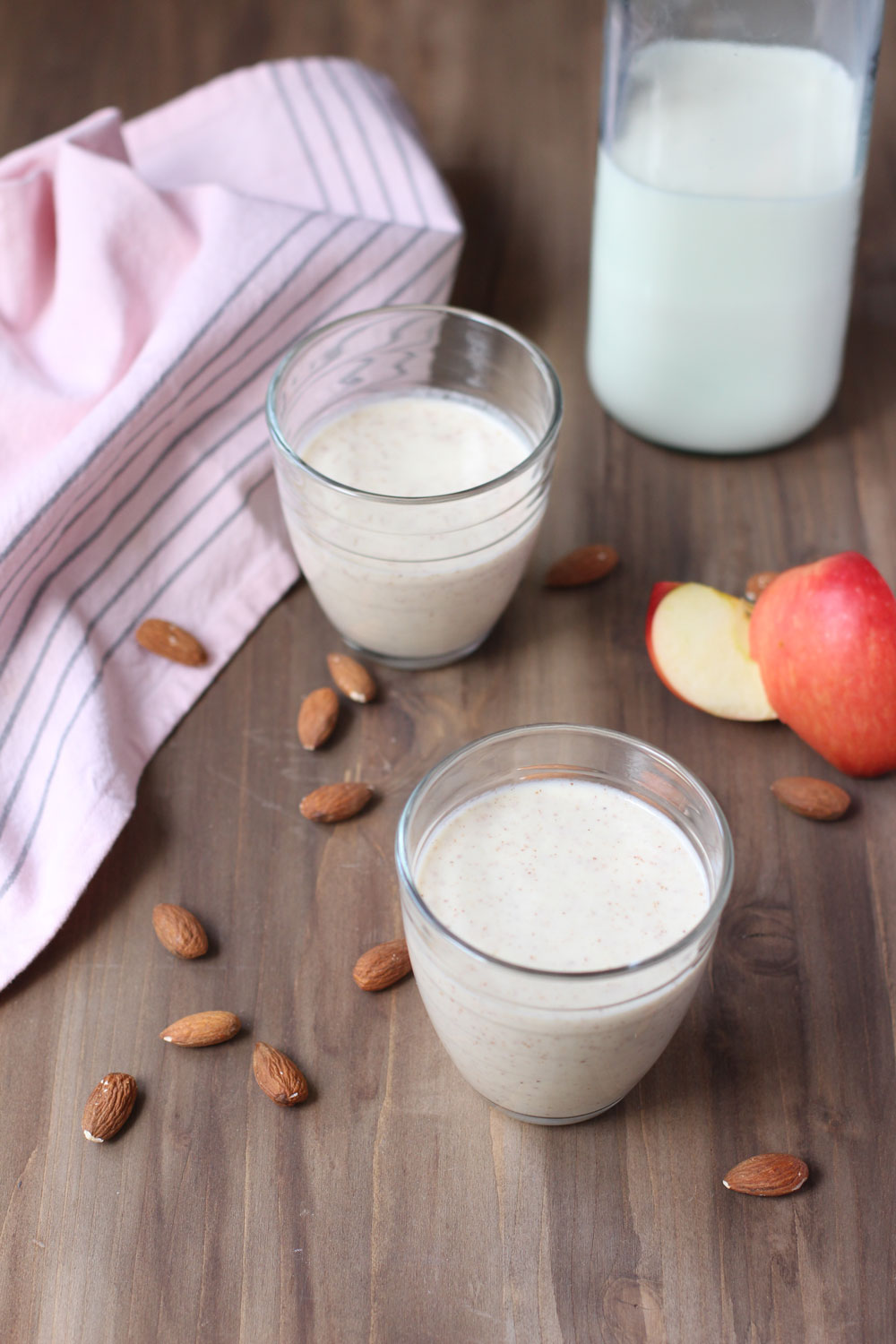 smoothie_cu_mere_si_migdale