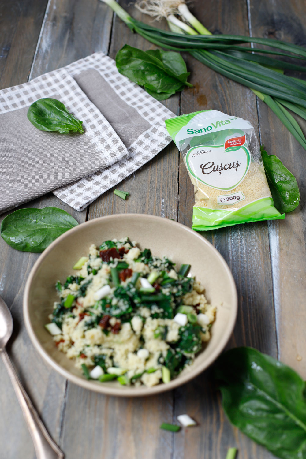 cuscus_cu_legume_de_primavara