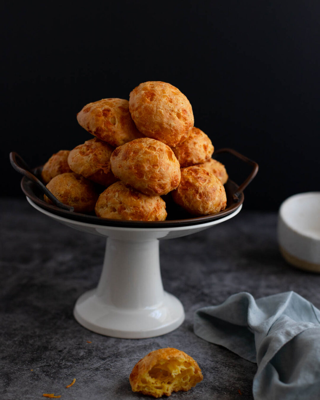 eclere aperitiv cu mozzarella