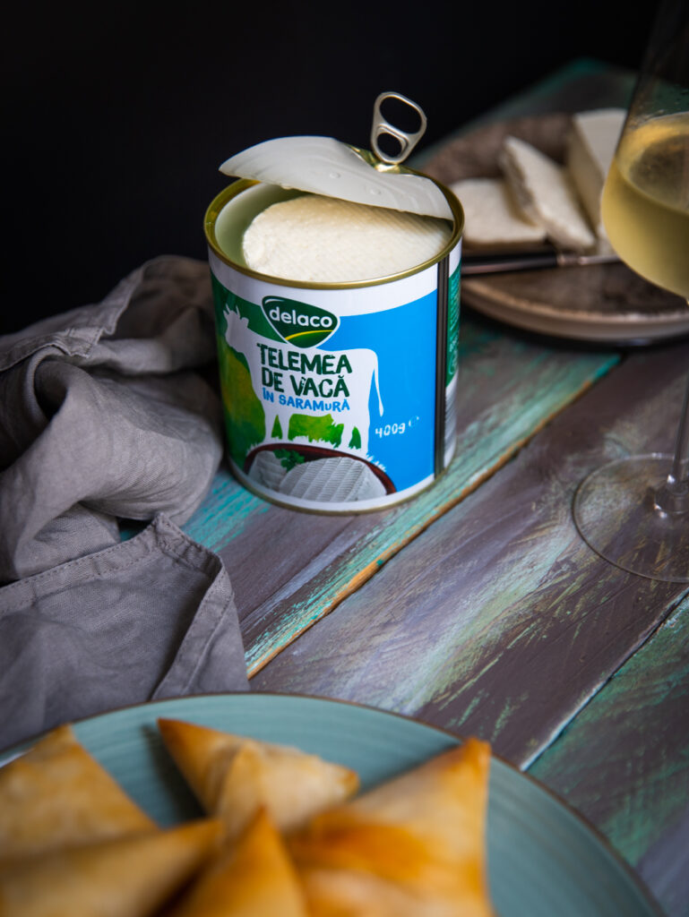 Trigoane cu branza telemea Delaco