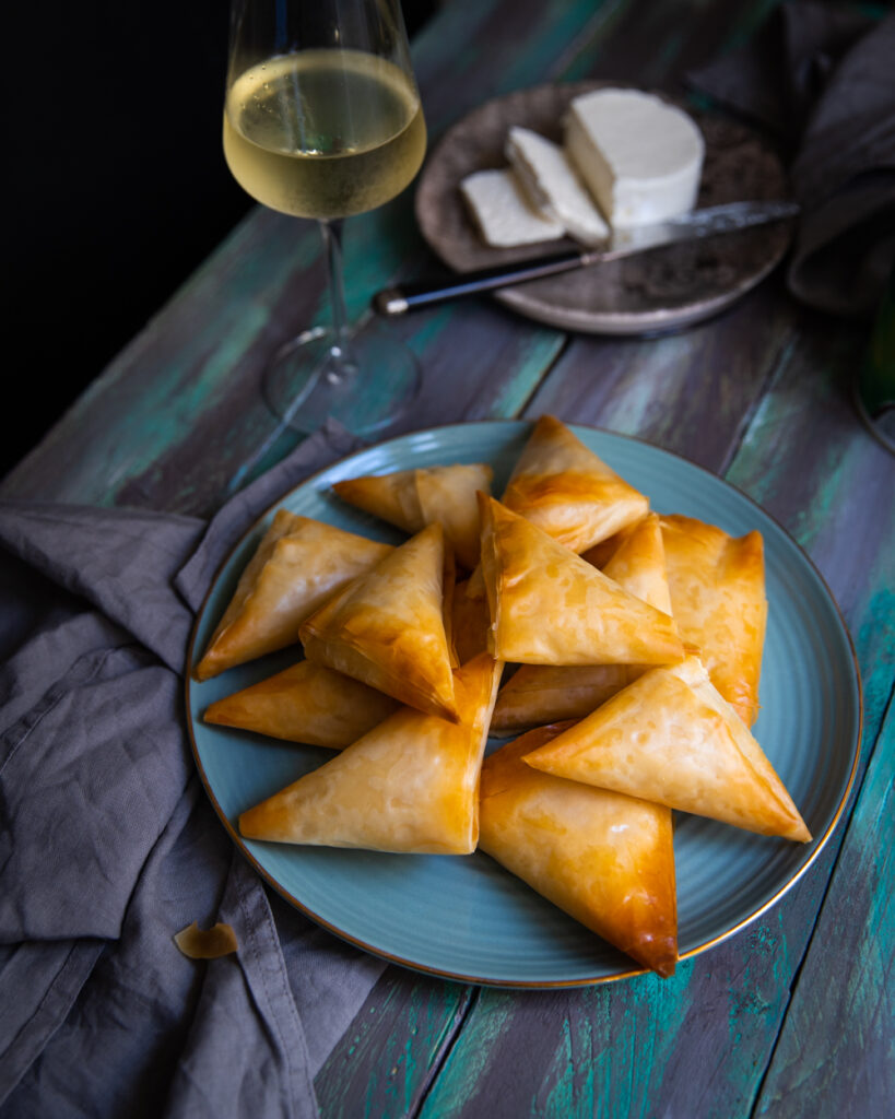 Trigoane cu branza telemea