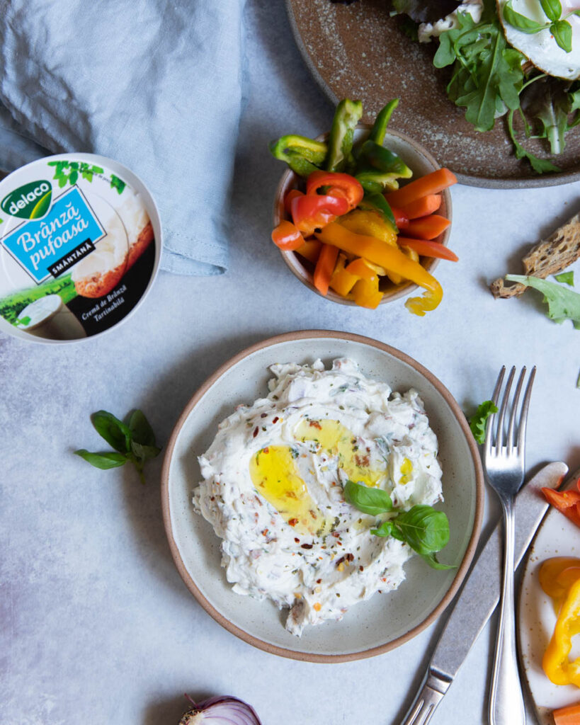 Dip brânză și bacon