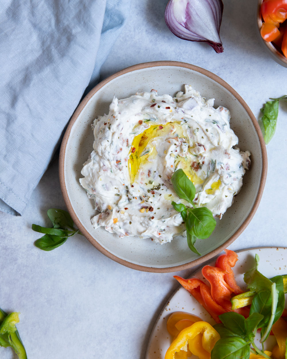 Sos de brânză și bacon - aperitiv rece