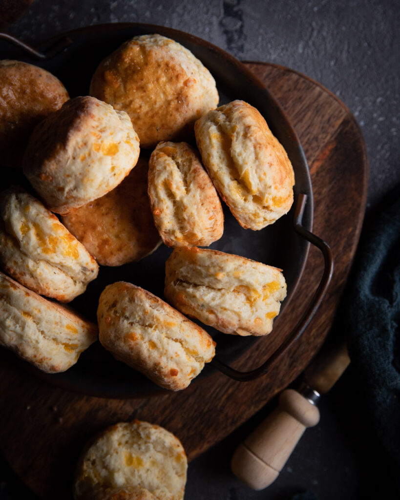 Scones cu branza