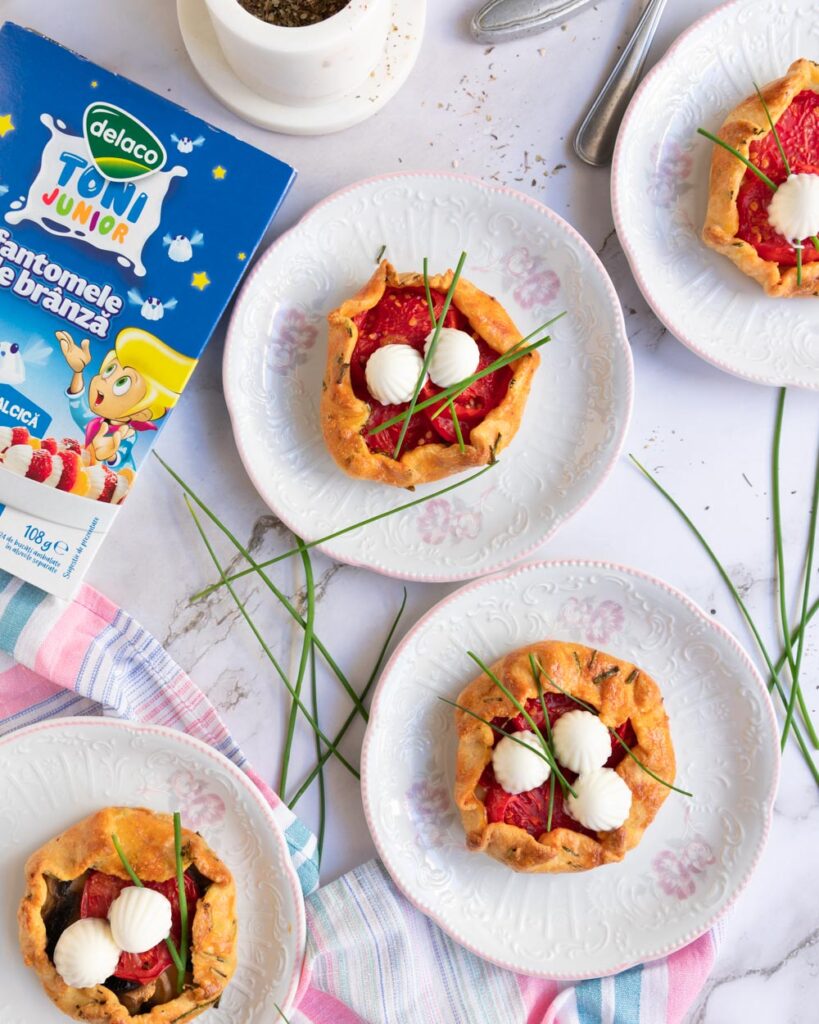 Mini galette cu roșii și fantomele din branza